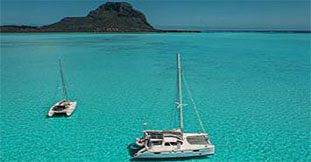 4-Day Shared Luxury Catamaran Cruise along West & North Coasts